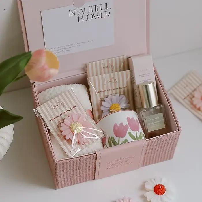 Bougie Daisy en cire de soja faite à la main pour aromathérapie et décoration d'événements spéciaux comme les mariages et les anniversaires