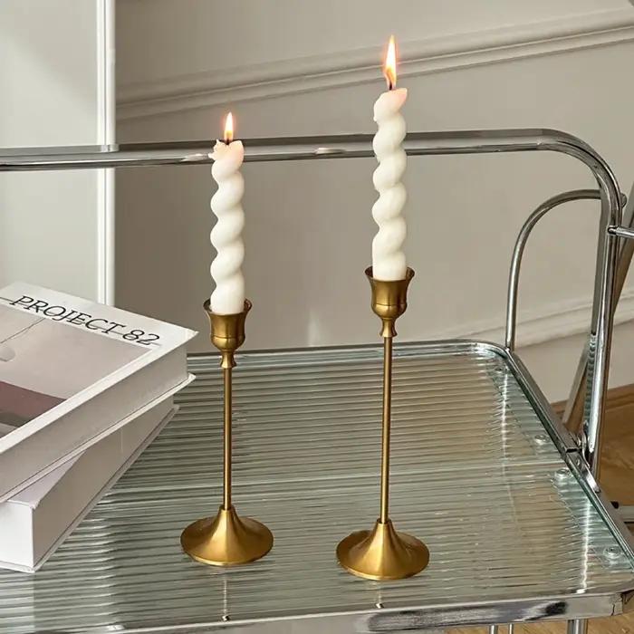Ensemble de 3 bougeoirs de table élégants en métal et aluminium vintage