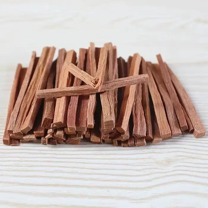 Bâtonnets de bois de santal naturel 50g – Parfum naturel, bois fendu à la main, pour purification, guérison, méditation, soulagement du stress, aromathérapie