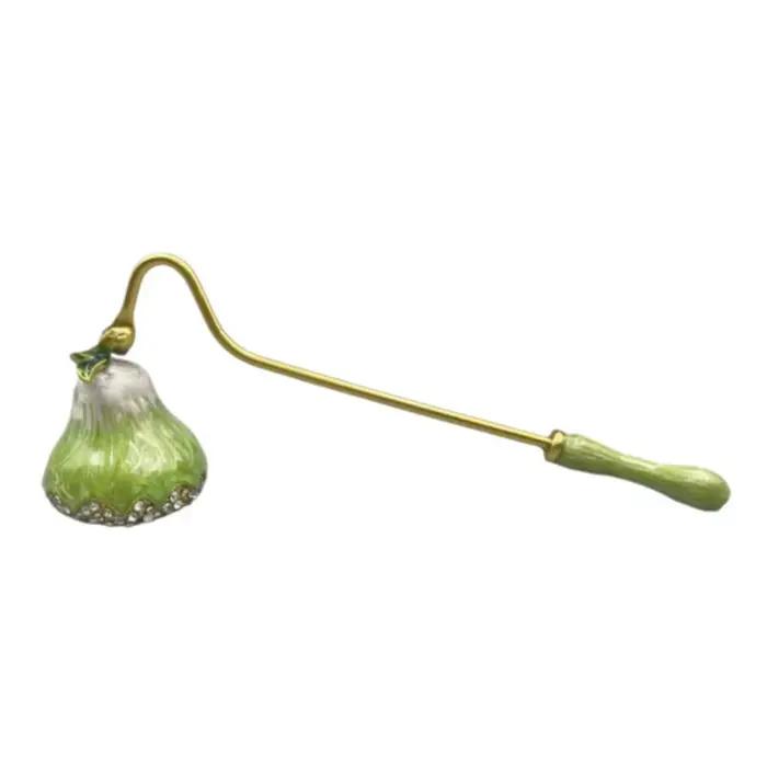 Éteignoir à bougie décoratif vintage en forme de citrouille à long manche pour une extinction sécuri