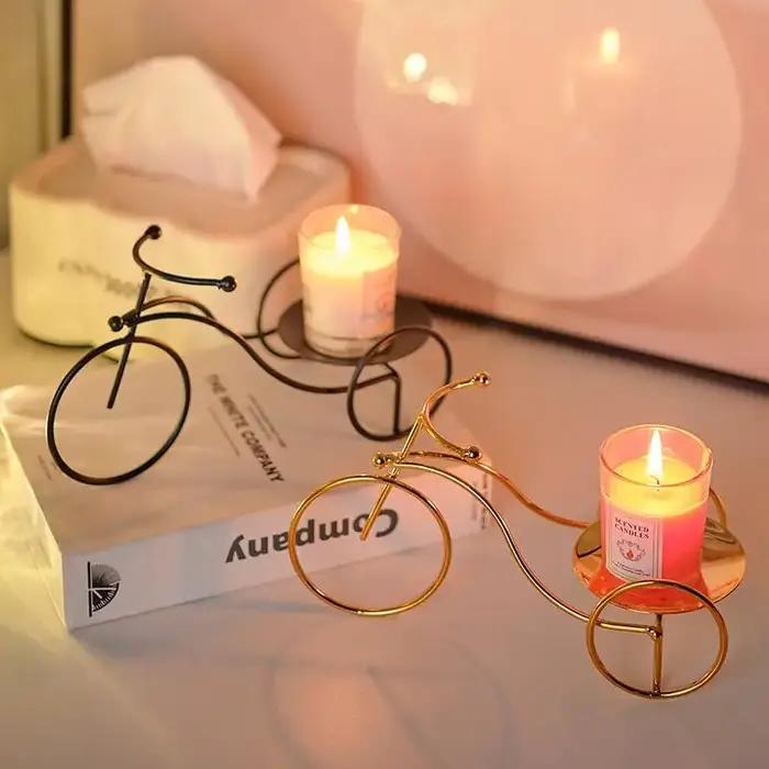 Élégant porte-bougie tricycle doré ; Décoration pour dîner aux chandelles