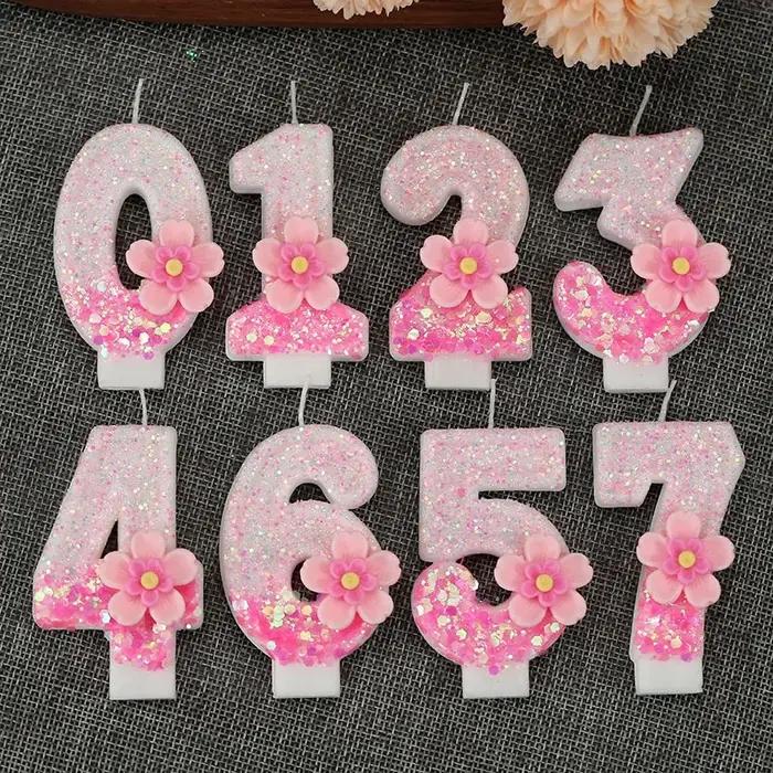 Décoration de fête, bougie en forme de chiffre