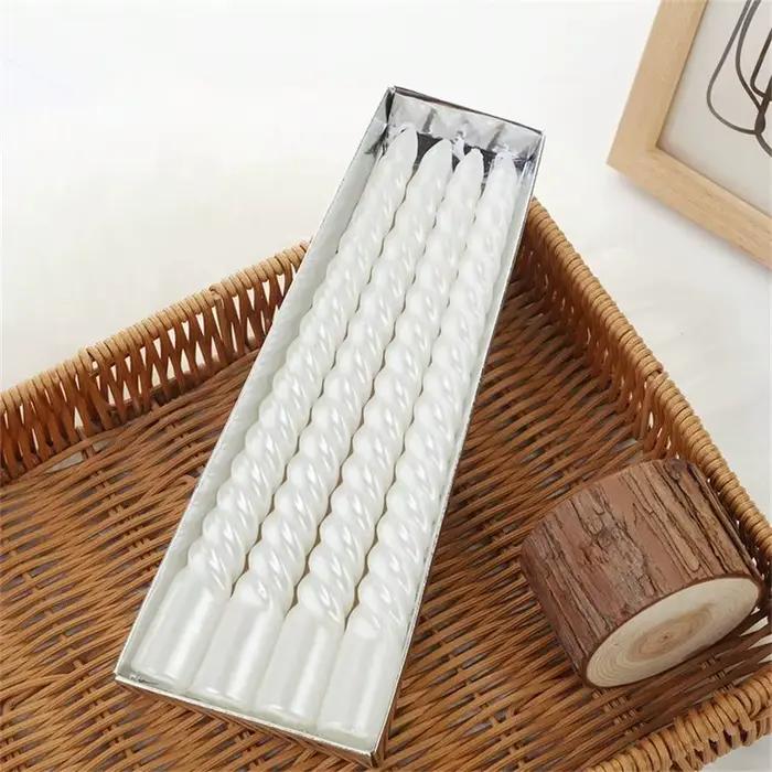 Bougies coniques noires pour dîners romantiques et cérémonies de mariage élégantes à offrir pour intérieur romantique