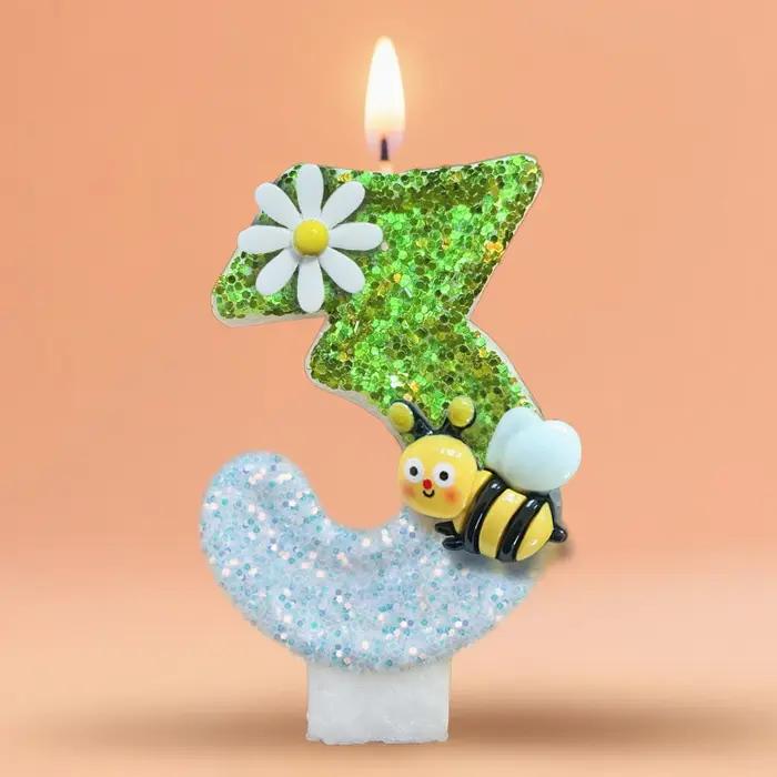 Bougies mignonnes en forme d'abeille faites à la main pour décoration d'anniversaire et de fête en cire de paraffine multicolore