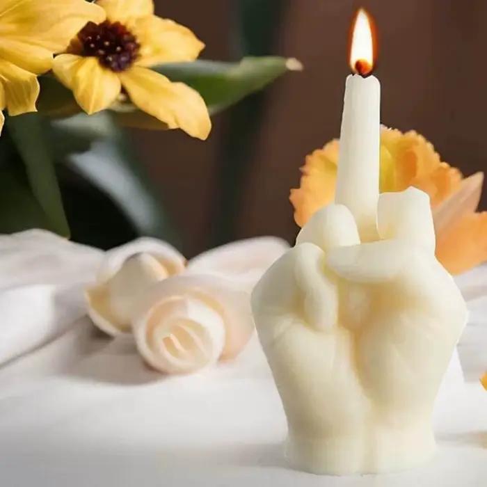 Bougie créative en cire de soja en forme de doigt d'honneur
