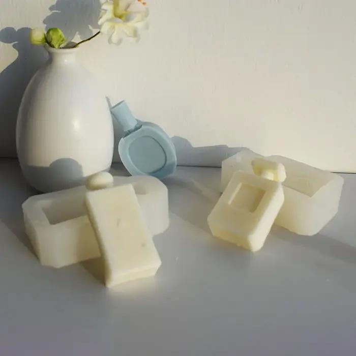 Petit moule à bougie en forme de flacon de parfum