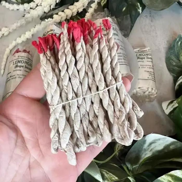 Encens en ULfait main à la sauge blanche népalaise