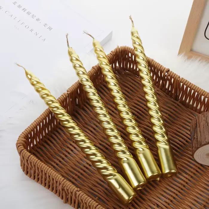 Paquet de 4 nouvelles bougies filetées colorées à longue tige européenne classique pour la maison romantique aux chandelles dîner mariage bougie sans fumée