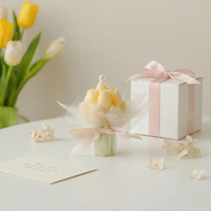 Bougie parfumée en forme de bouquet de tulipes