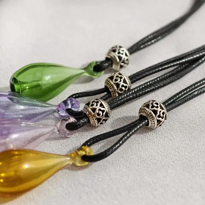 Collier en verre rechargeable pour huiles essentielles et parfums, pendentif aromathérapie pour femmes, bijou multifonctionnel avec chaîne réglable, cadeau occasion spéciale